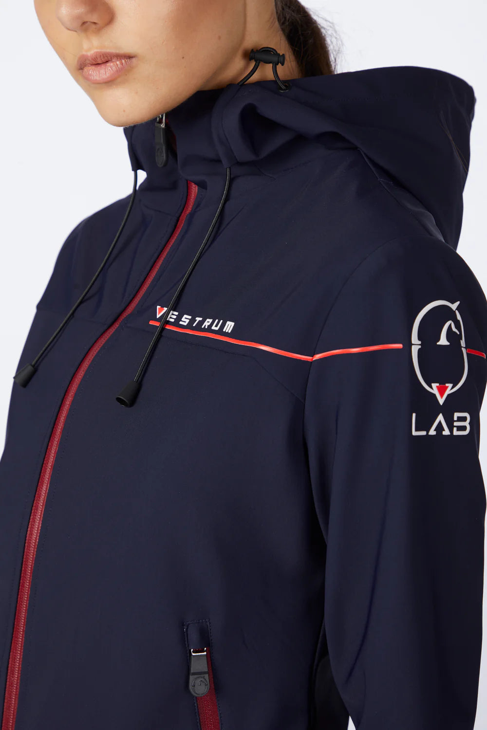 GIACCA SOFTSHELL VESTRUM LAB MODELLO NASHIRA CON CAPPUCCIO